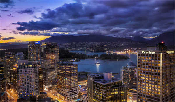 表彰大会主持稿范文！